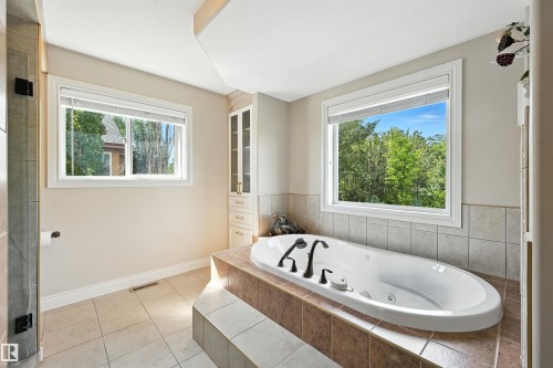 2426 Martell Crescent, Edmonton, AB - Indoor Photo Showing Bathroom