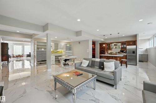 2426 Martell Crescent, Edmonton, AB - Indoor Photo Showing Living Room