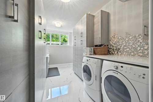 2426 Martell Crescent, Edmonton, AB - Indoor Photo Showing Laundry Room