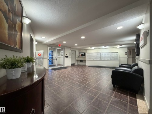 104 920 156 Street, Edmonton, AB - Indoor Photo Showing Other Room