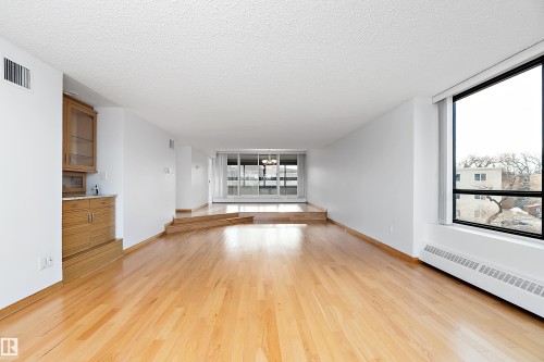 203 9929 Saskatchewan Drive, Edmonton, AB - Indoor