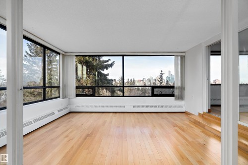 203 9929 Saskatchewan Drive, Edmonton, AB - Indoor