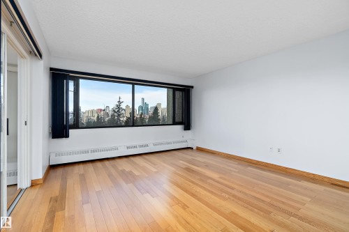 203 9929 Saskatchewan Drive, Edmonton, AB - Indoor Photo Showing Living Room