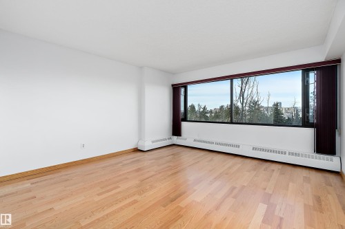 203 9929 Saskatchewan Drive, Edmonton, AB - Indoor