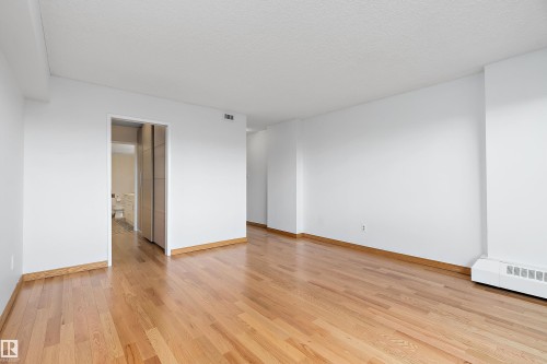 203 9929 Saskatchewan Drive, Edmonton, AB - Indoor Photo Showing Other Room