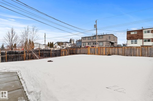 Fenced backyard with a residential view - 914 9 Street, Cold Lake, AB - Outdoor