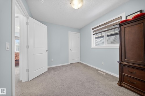 1575 Plum Circle Circle, Edmonton, AB - Indoor Photo Showing Other Room