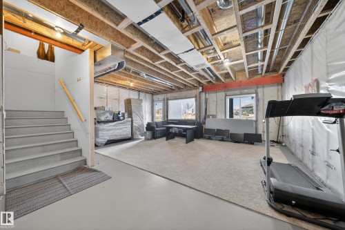 1575 Plum Circle Circle, Edmonton, AB - Indoor Photo Showing Other Room