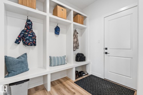 Mudroom with light wood-type flooring - 342 Meadowview Drive, Fort Saskatchewan, AB - Indoor Photo Showing Other Room
