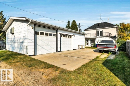 View of detached garage - 4314 52 Street, Wetaskiwin, AB - Outdoor