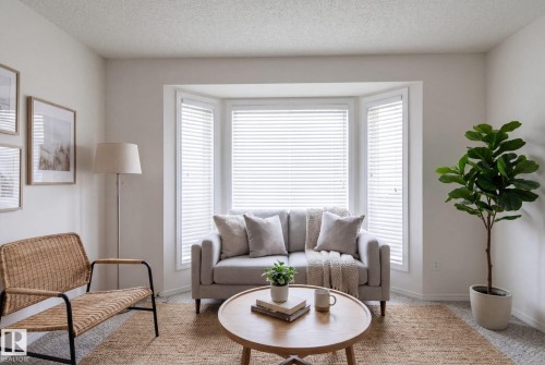 41 14428 Miller Boulevard, Edmonton, AB - Indoor Photo Showing Living Room