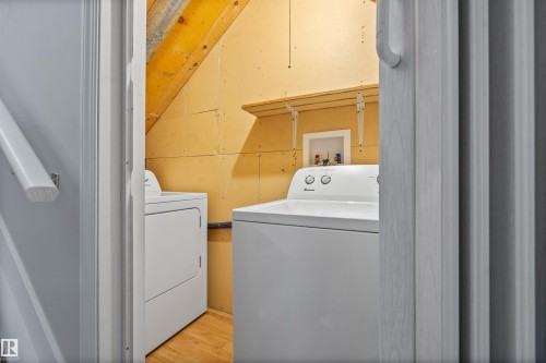 16924 95 Street, Edmonton, AB - Indoor Photo Showing Laundry Room