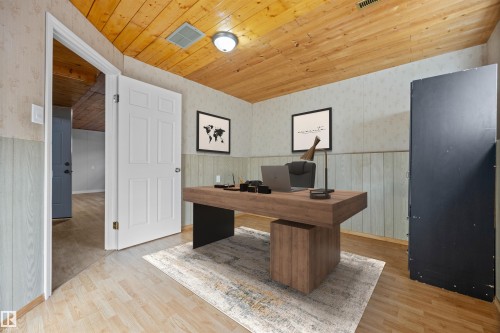 16924 95 Street, Edmonton, AB - Indoor