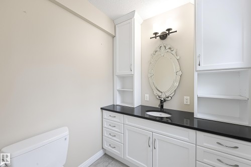 2 Westbrook Drive, Edmonton, AB - Indoor Photo Showing Bathroom
