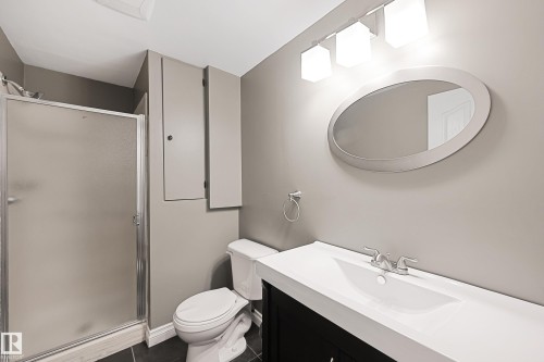 2 Westbrook Drive, Edmonton, AB - Indoor Photo Showing Bathroom
