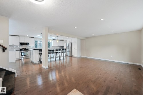 2 Westbrook Drive, Edmonton, AB - Indoor Photo Showing Kitchen