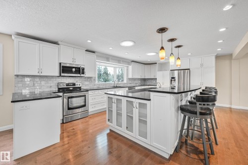 2 Westbrook Drive, Edmonton, AB - Indoor Photo Showing Kitchen With Upgraded Kitchen