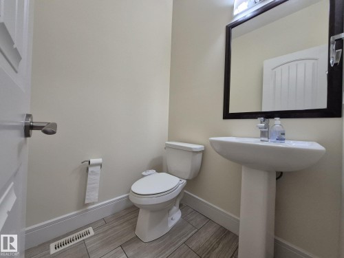 1737 52A Street, Edmonton, AB - Indoor Photo Showing Bathroom