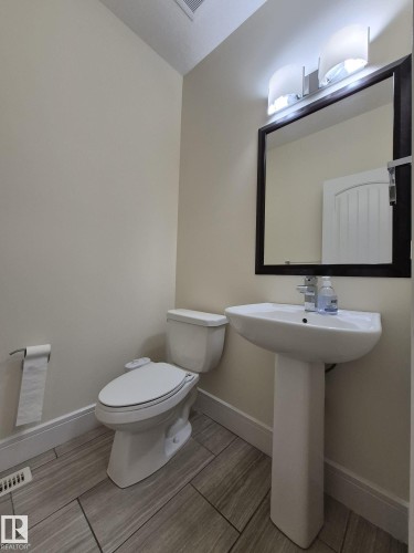1737 52A Street, Edmonton, AB - Indoor Photo Showing Bathroom