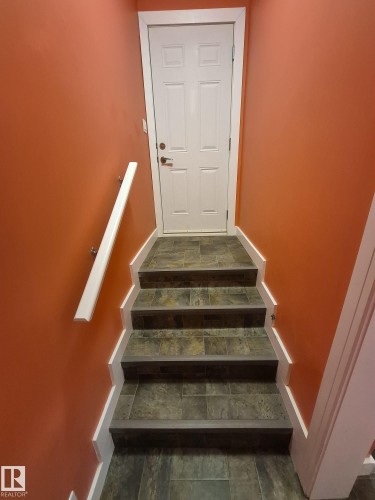 1737 52A Street, Edmonton, AB - Indoor Photo Showing Other Room