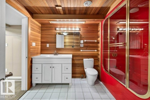 12 500 Lessard Drive, Edmonton, AB - Indoor Photo Showing Bathroom