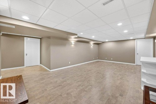 12 500 Lessard Drive, Edmonton, AB - Indoor