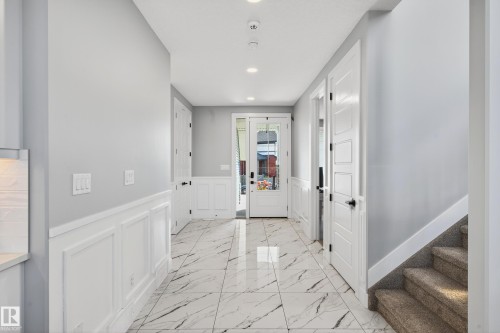 3912 Ginsburg Crescent, Edmonton, AB - Indoor Photo Showing Other Room