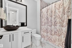 Main floor full bath - 