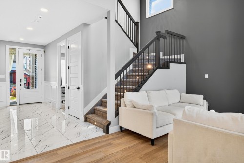 3912 Ginsburg Crescent, Edmonton, AB - Indoor Photo Showing Other Room