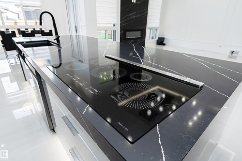 20 Easton Close, St. Albert, AB - Indoor Photo Showing Kitchen With Double Sink With Upgraded Kitchen