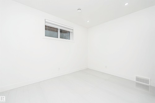 20 Easton Close, St. Albert, AB - Indoor Photo Showing Other Room