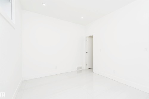 20 Easton Close, St. Albert, AB - Indoor Photo Showing Other Room
