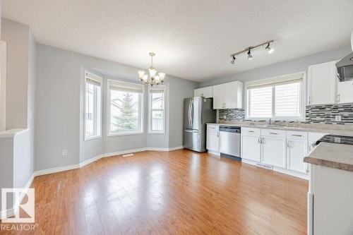 820 Mcallister Crescent, Edmonton, AB - Indoor Photo Showing Kitchen