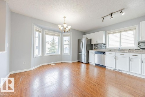 820 Mcallister Crescent, Edmonton, AB - Indoor Photo Showing Kitchen