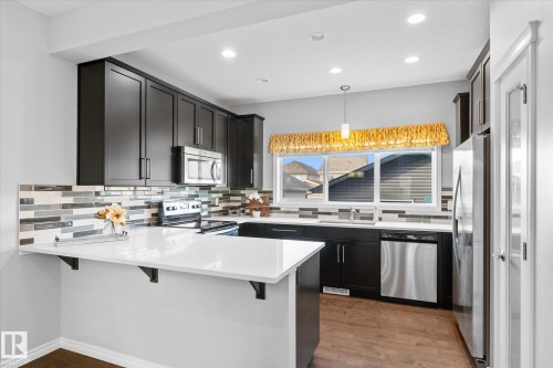 17630 61A Street, Edmonton, AB - Indoor Photo Showing Kitchen With Stainless Steel Kitchen With Upgraded Kitchen