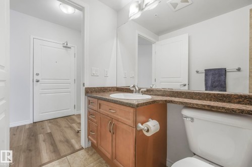 202 9707 106 Street, Edmonton, AB - Indoor Photo Showing Bathroom