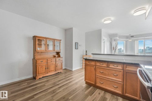 202 9707 106 Street, Edmonton, AB - Indoor