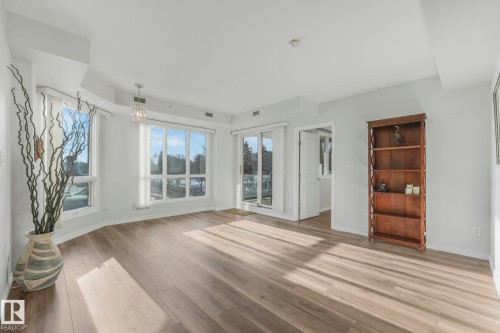 202 9707 106 Street, Edmonton, AB - Indoor