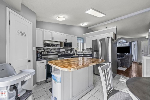 13859 131A Avenue, Edmonton, AB - Indoor Photo Showing Kitchen
