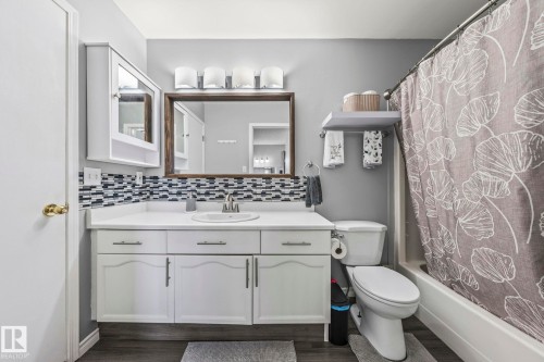 13859 131A Avenue, Edmonton, AB - Indoor Photo Showing Bathroom