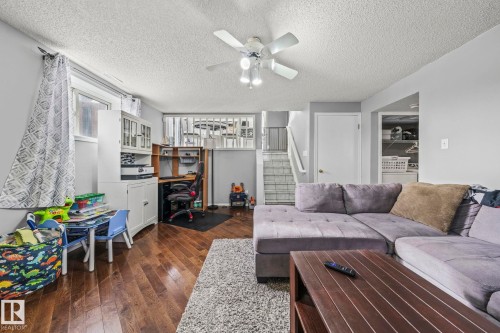 13859 131A Avenue, Edmonton, AB - Indoor Photo Showing Living Room