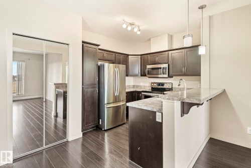224 304 Ambleside Link, Edmonton, AB - Indoor Photo Showing Kitchen With Stainless Steel Kitchen With Upgraded Kitchen