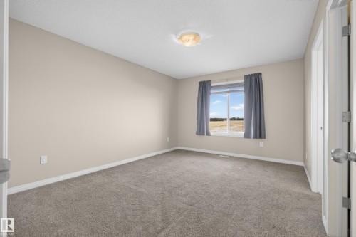 2786 Coughlan Green, Edmonton, AB - Indoor Photo Showing Other Room