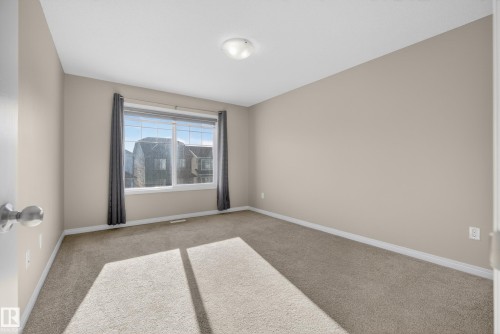 2786 Coughlan Green, Edmonton, AB - Indoor Photo Showing Other Room
