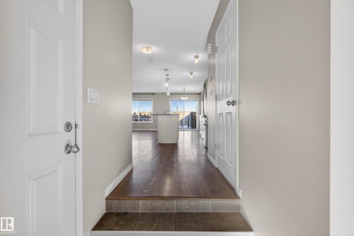 2786 Coughlan Green, Edmonton, AB - Indoor Photo Showing Other Room