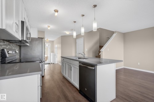 2786 Coughlan Green, Edmonton, AB - Indoor Photo Showing Kitchen With Upgraded Kitchen