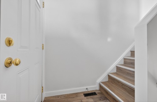 490 Lee Ridge Road, Edmonton, AB - Indoor Photo Showing Other Room