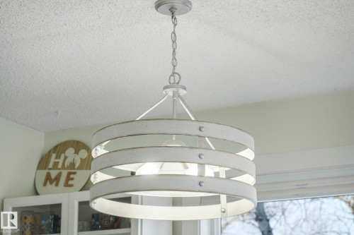 24 2419 133 Avenue, Edmonton, AB - Indoor Photo Showing Other Room