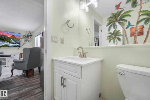 24 2419 133 Avenue, Edmonton, AB - Indoor Photo Showing Bathroom