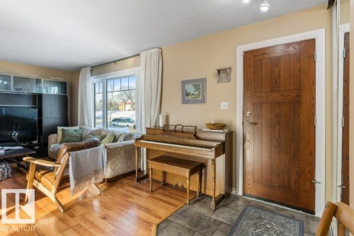 36 Sunset Blvd, St. Albert, AB - Indoor